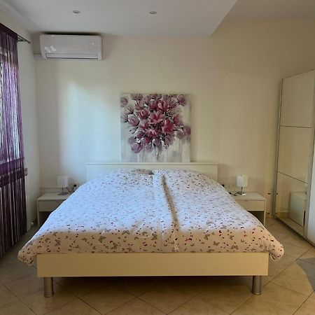 Toni777 Apartment Rovinj Exterior photo