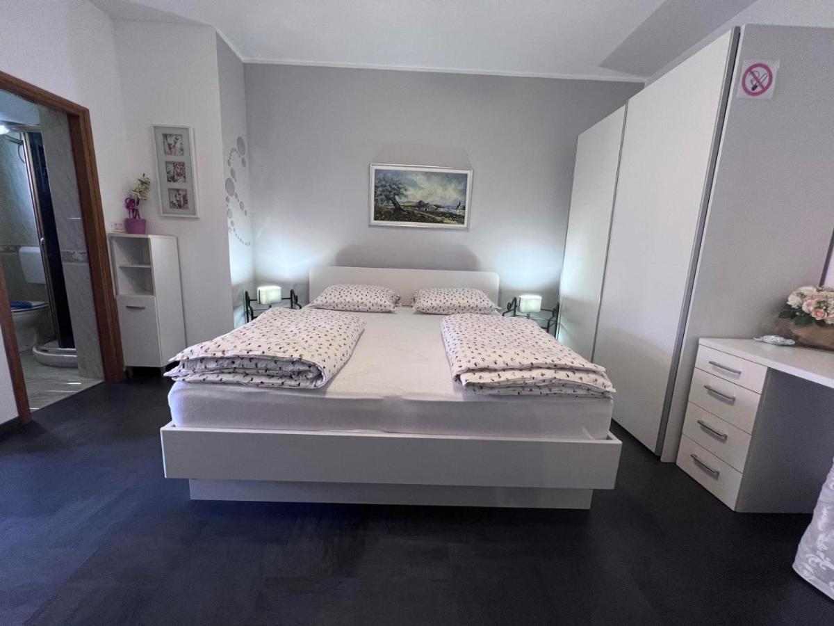 Toni777 Apartment Rovinj Exterior photo